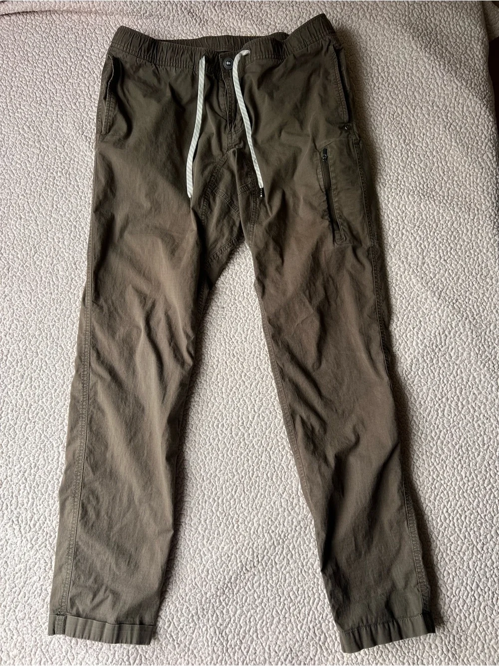Vuori FLAWED Men’s Ripstop Climber Pants Hiking Outdoors Olive Green Size Large